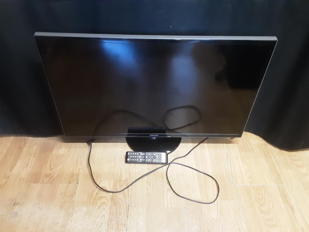 TV SAMSUNG 82CM AVEC TC TNT HDMI