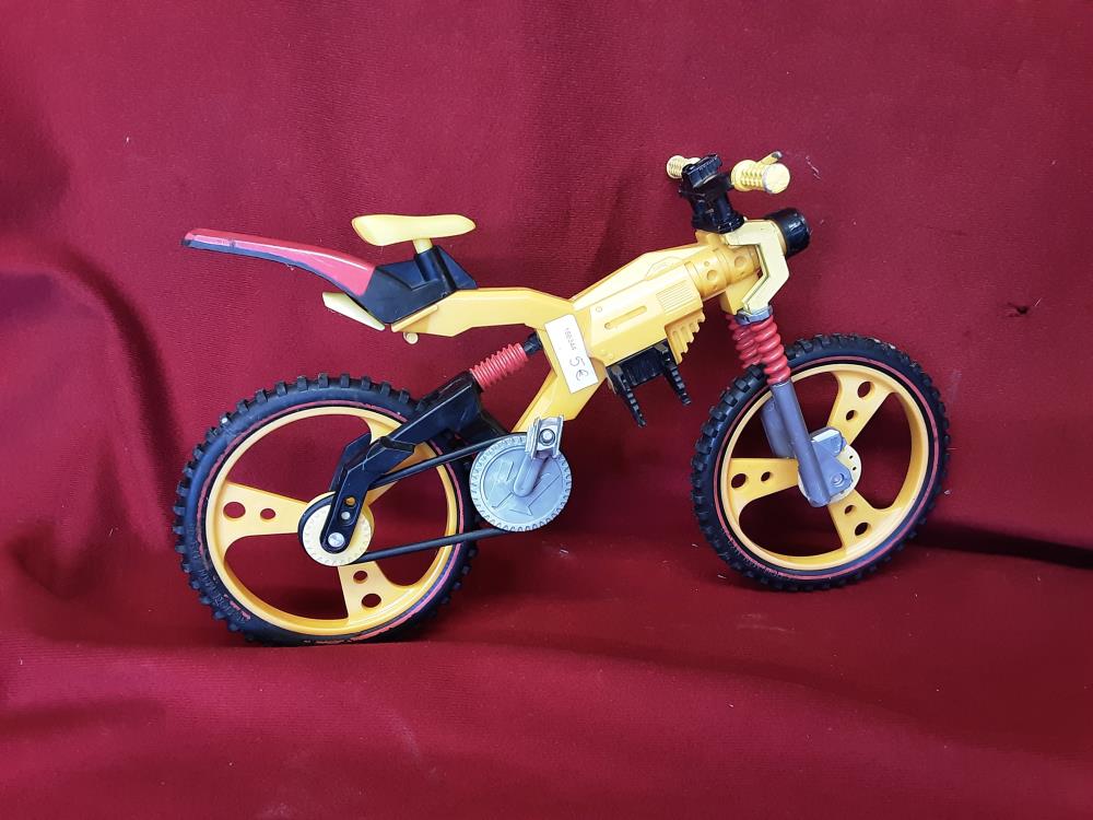 VÉLO ACTION MAN 
