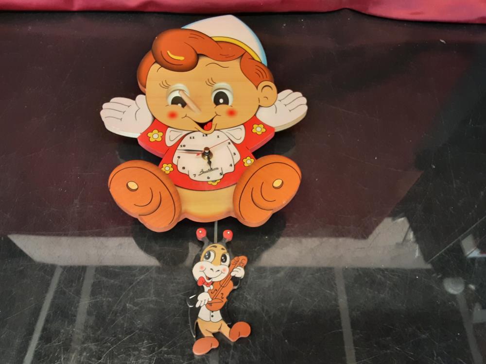 PENDULE PINOCCHIO À PILES 