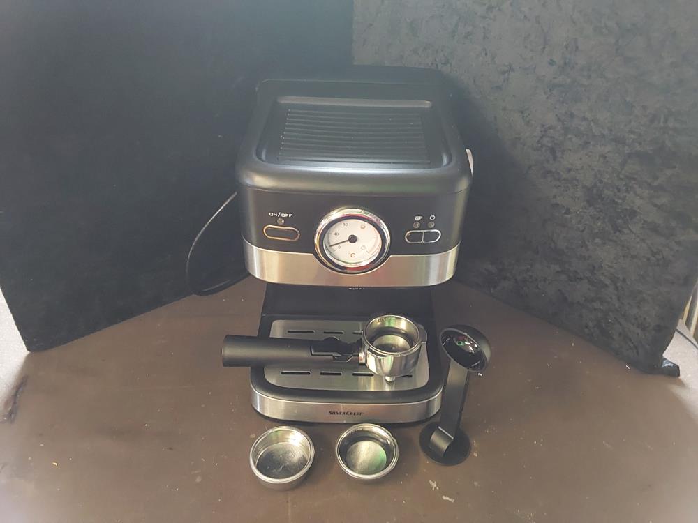 CAFTIÈRE DELONGHI DANS SON CARTON