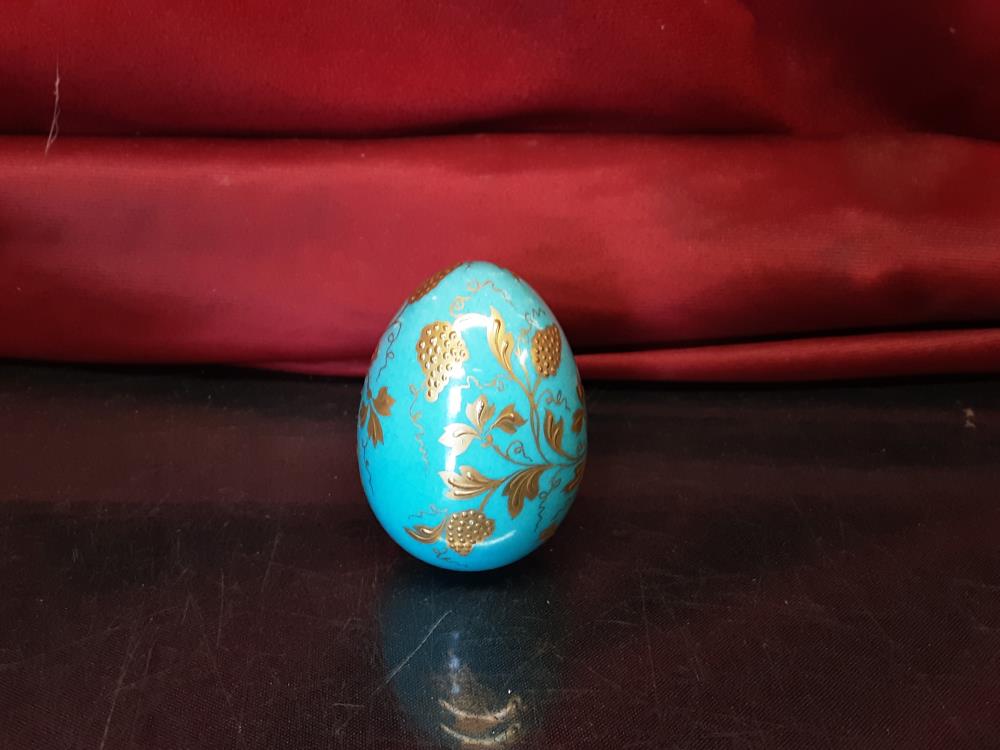 OEUF BLEU ET DORE  