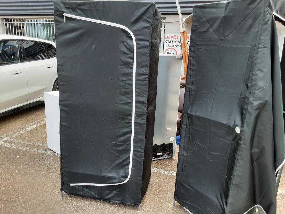 ARMOIRETTE EN TISSU NOIR A ZIP