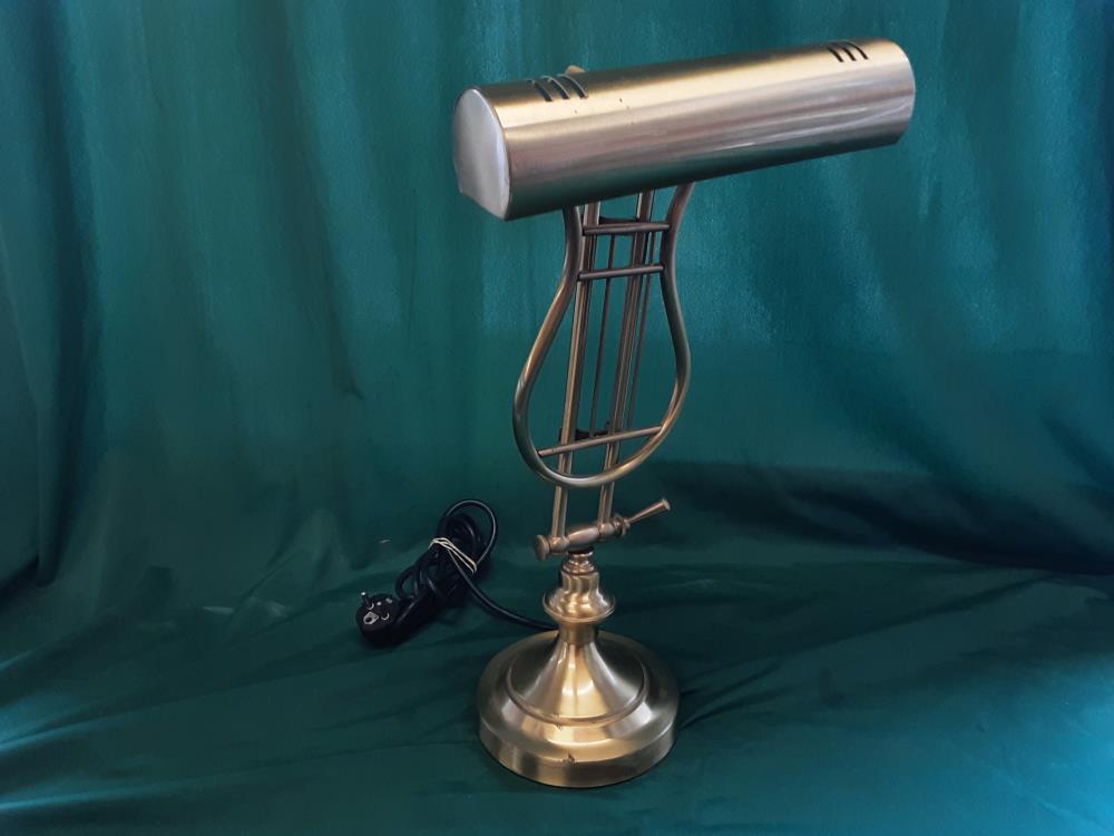 LAMPE DE A POSER EN LAITON