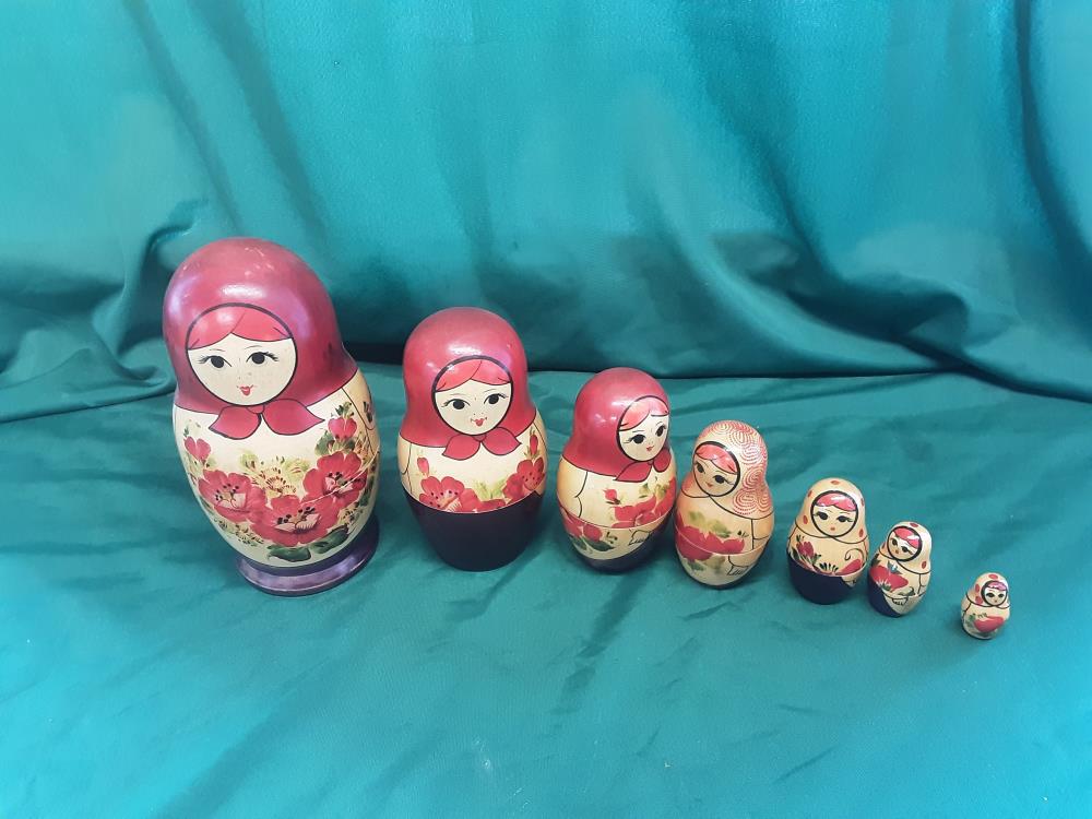 LOT DE POUPEES RUSSES