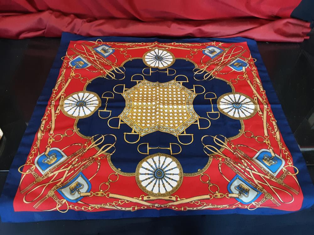 CARRE ROUGE ET BLEU POLYESTER