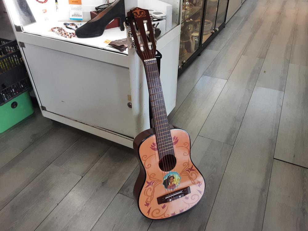 GUITARE ENFANT ELENA AVALOR LEXIBOOK