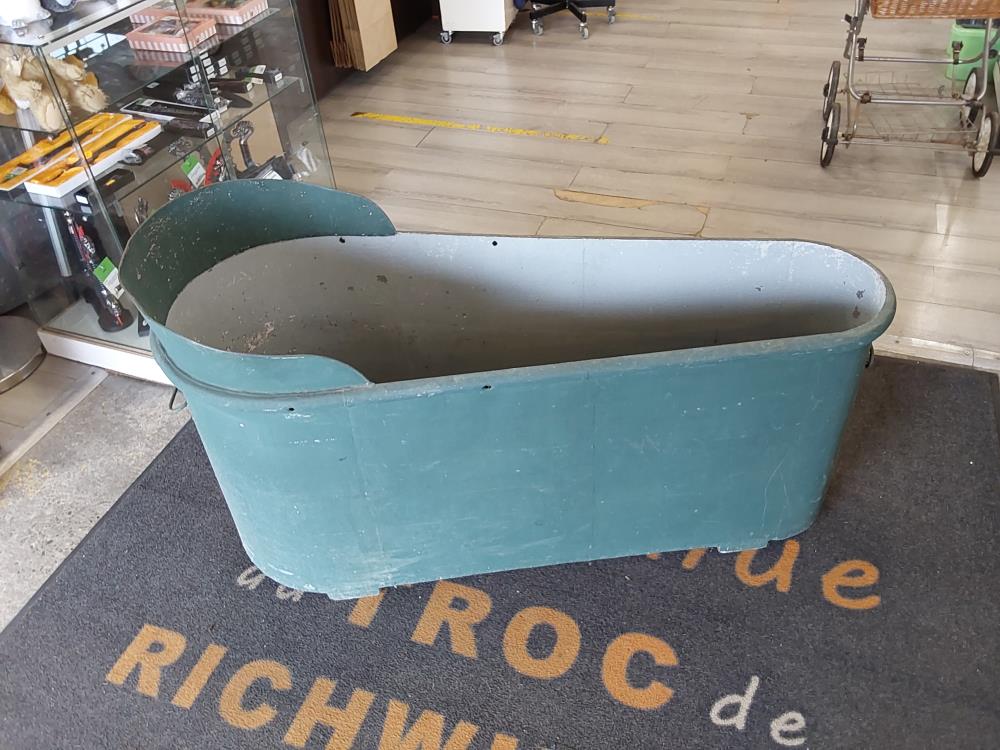 BAIGNOIRE EN ZINC COLORIS VERT