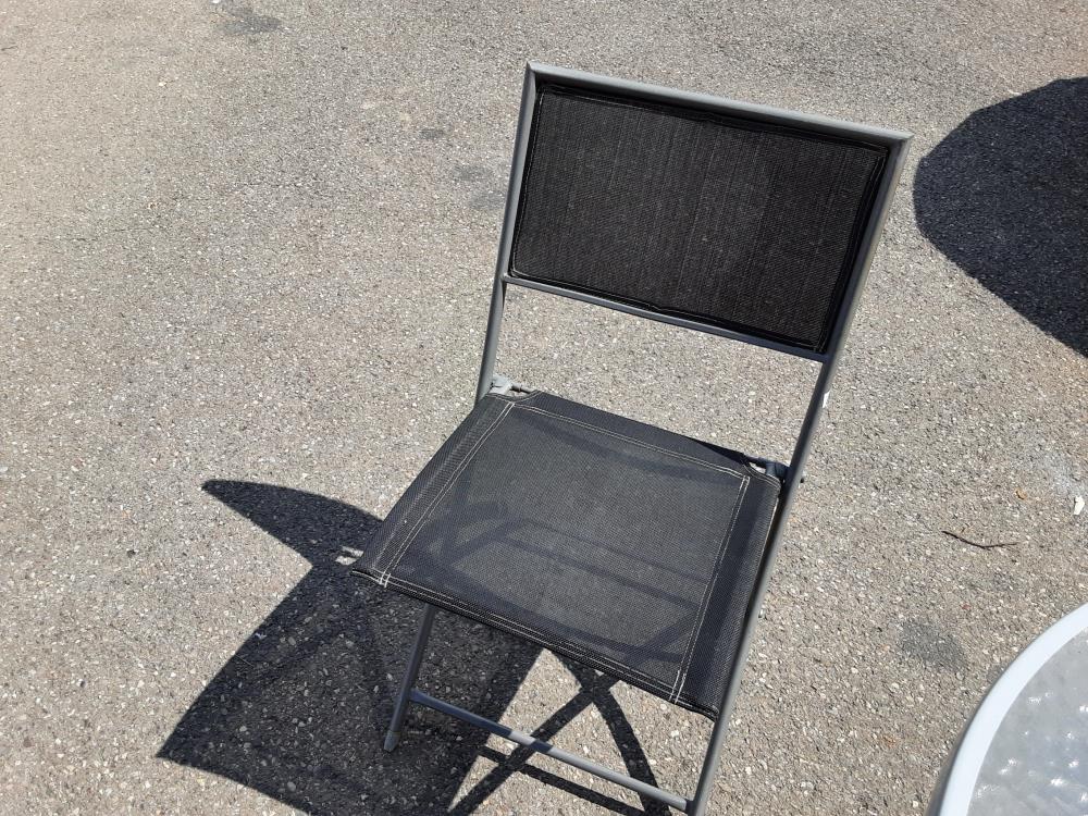 CHAISE PLIANTE NOIRE