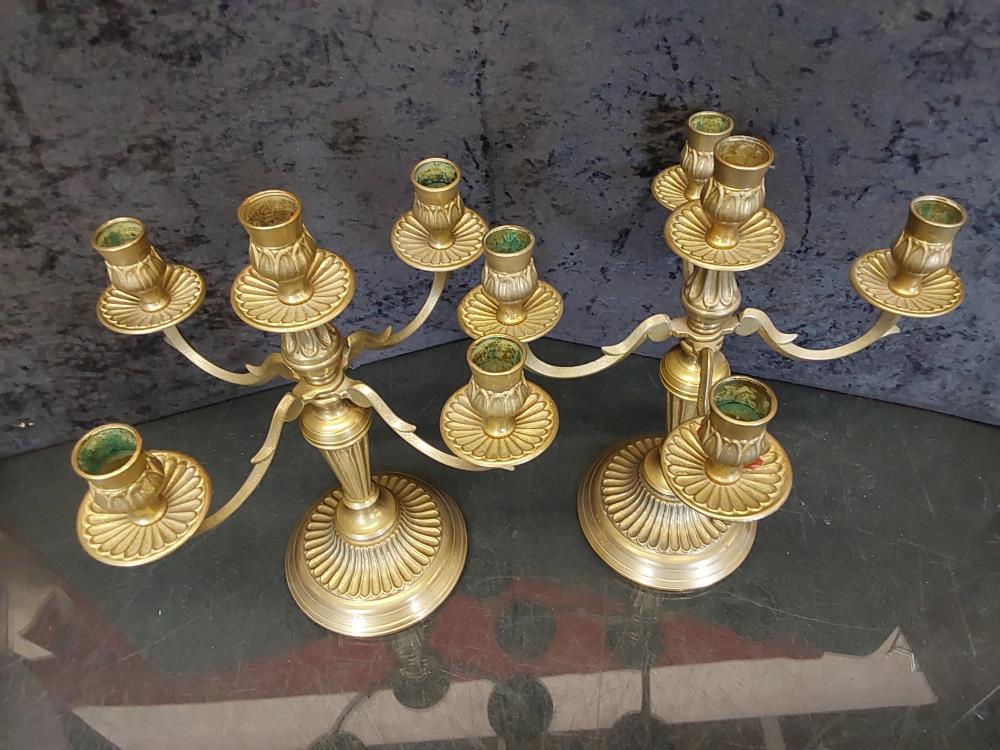 PAIRE DE BOUGEOIRS 5 BRANCHES EN BRONZE