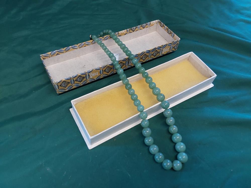 COLLIER EN JADE