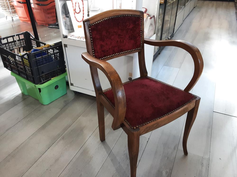 FAUTEUIL BRIDGE TISSU ROUGE CLOUTER