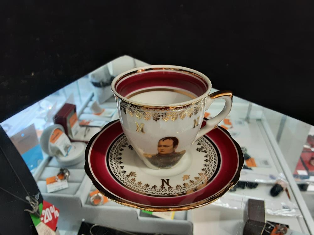 TASSE ET SOUS TASSE PORCELAINE