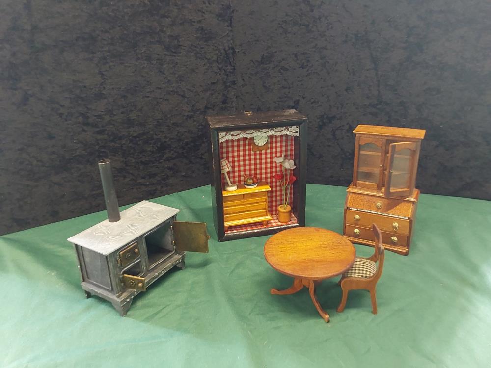 ENSEMBLE MOBILIER MINIATURE POUPÉE