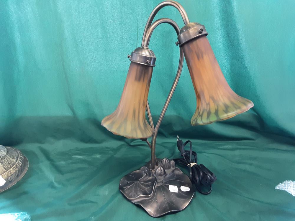 LAMPE DE CHEVET 2 BRANCHES VERRES JAUNE ET VERRE