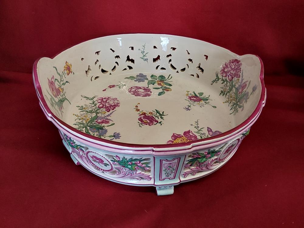 PLAT COUPE GM A FRUITS PORCELAINE AJOUREE DE GIEN
