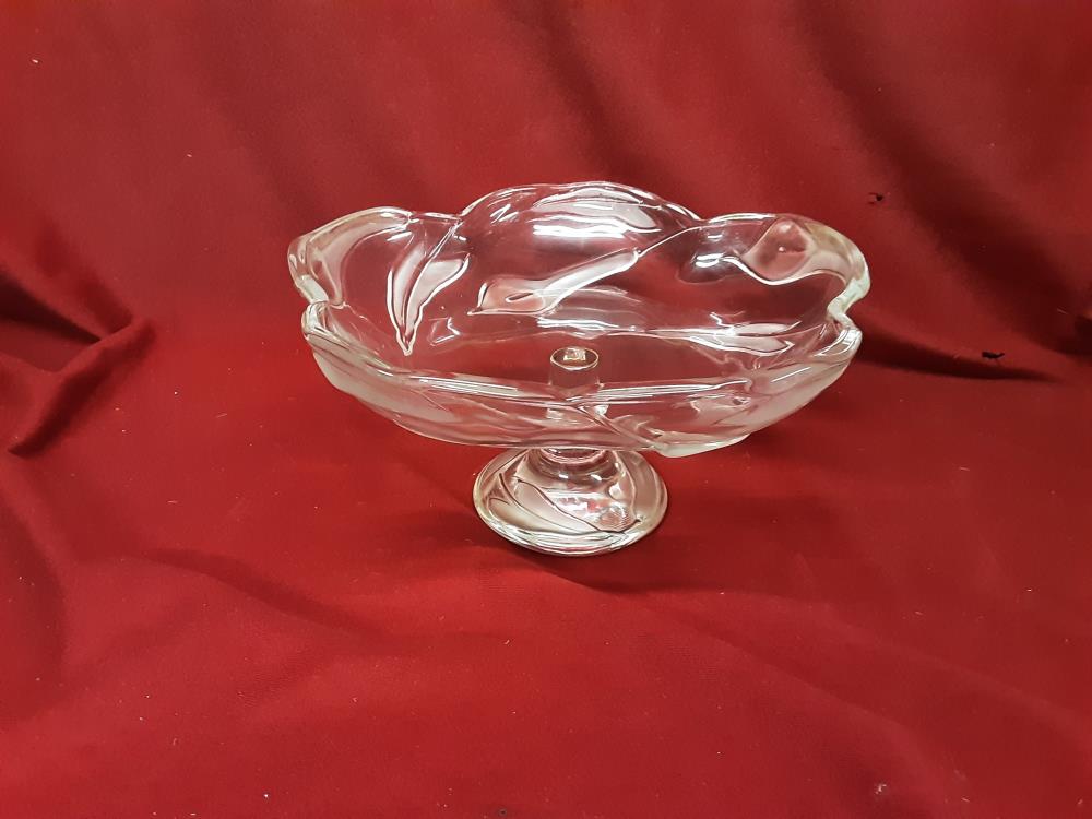 COUPE À FRUITS GM SUR PIED MOTIF FLEURS ROSES