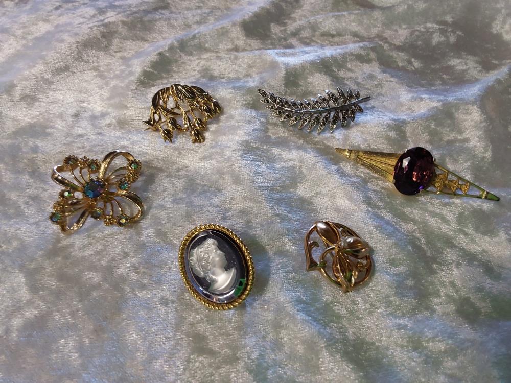 BROCHE DIVERS MODÈLES