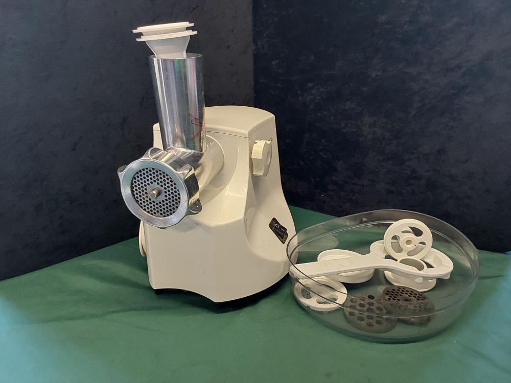 HACHOIR ÉLÉCTRIQUE KENWOOD AVEC ACCESOIRES