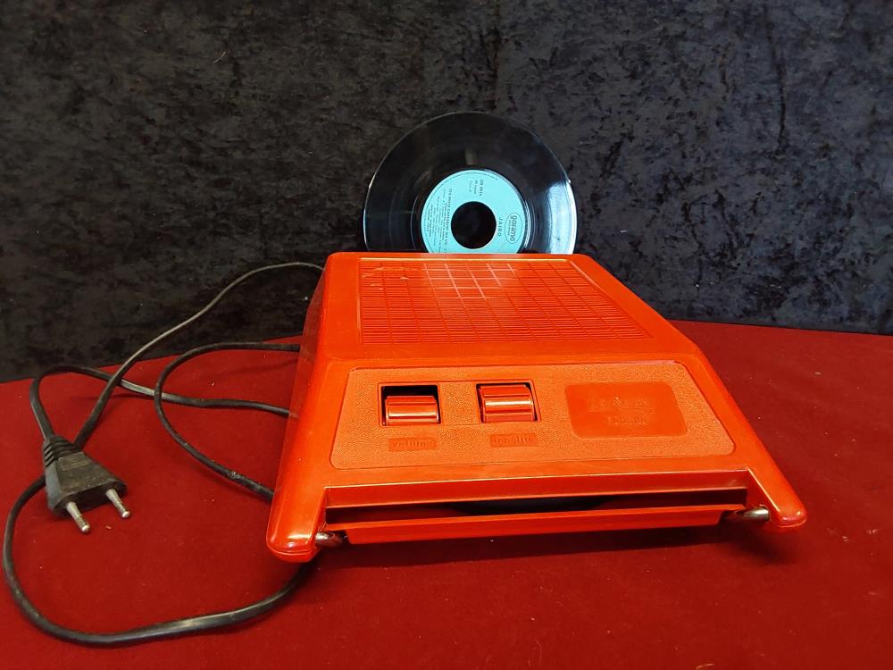 LECTEUR DE VINYLE