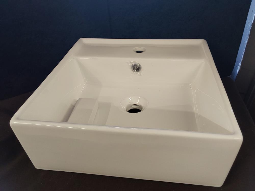 VASQUE CERAMIQUE BLANCHE 