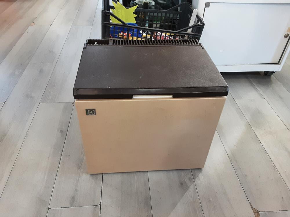 GLACIERE ELECTROLUX ELECTRIQUE OU GAZ 