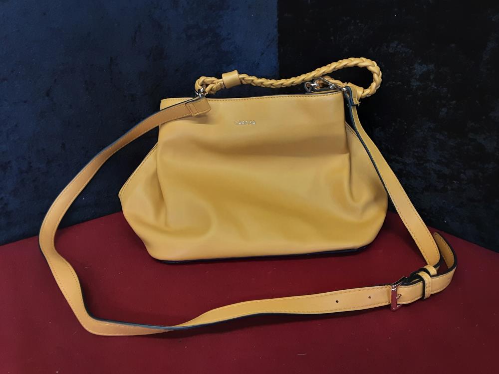 SAC A MAIN A BANDOULIERE MOUTARDE CARPISA