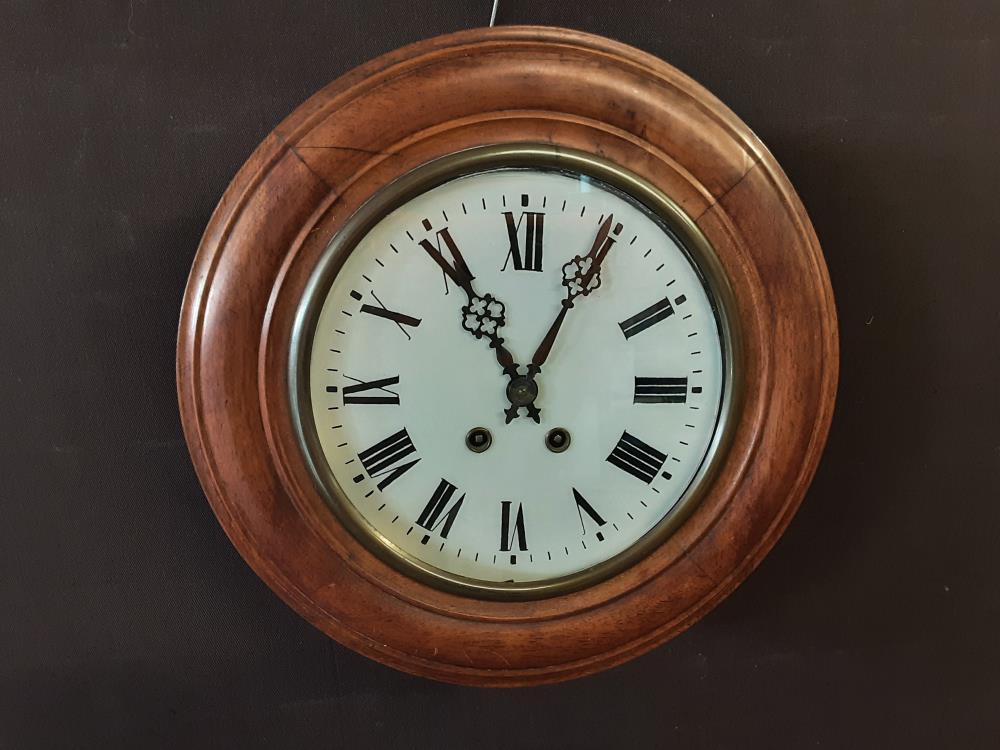 PENDULE EN BOIS À RESTAURER 