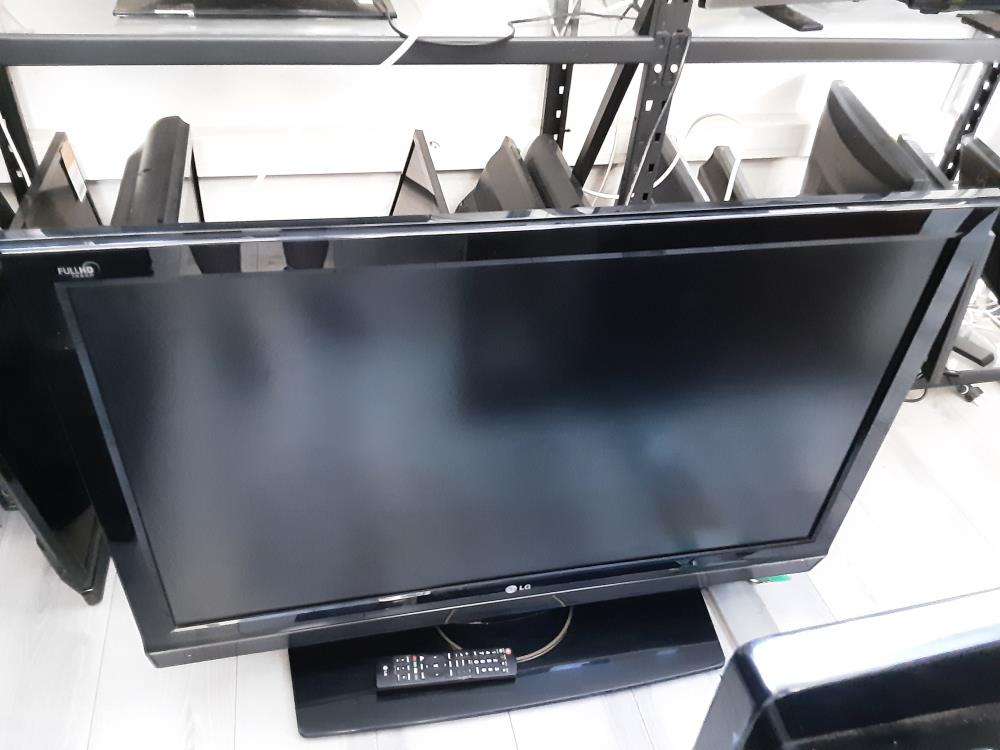 TELEVISEUR LG 106CM + TC (PAS DE TNT)