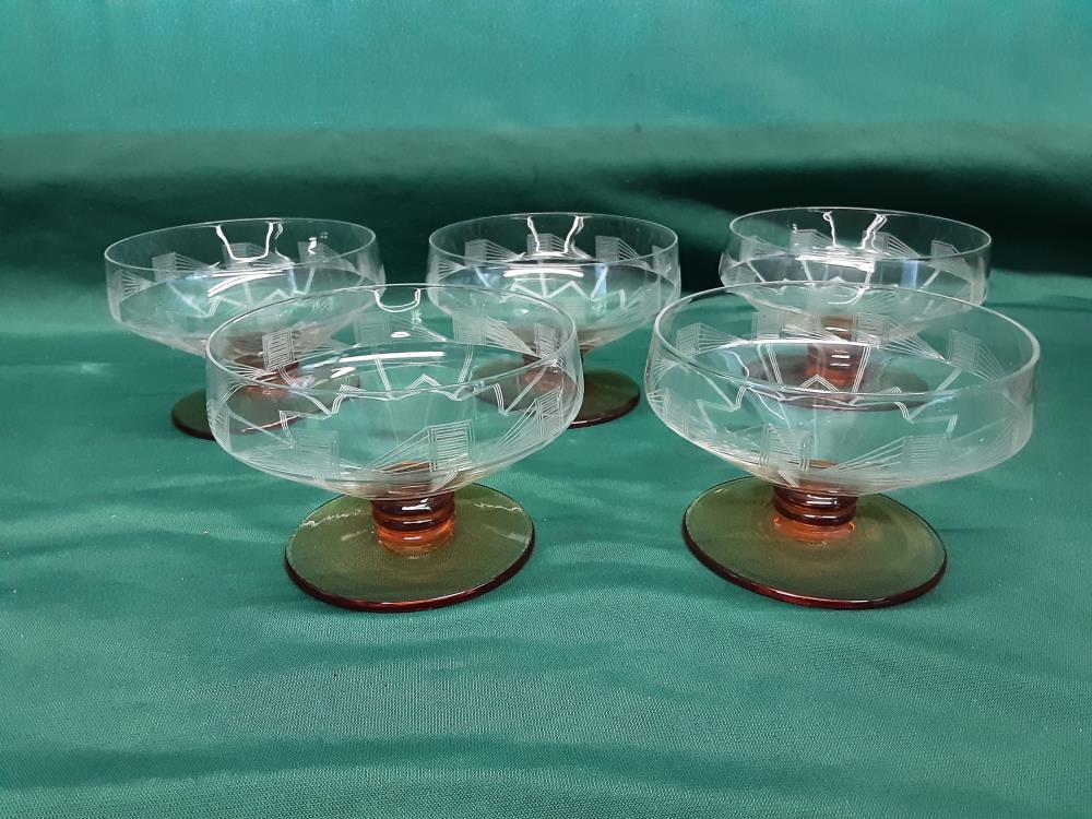 LOT DE 5 COUPES A CHAMPAGNE ART DECO