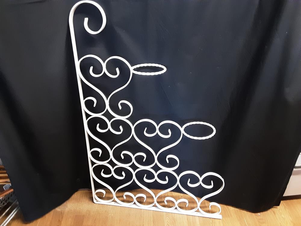 SUPPORT MURAL PORTE PLANTES EN FER FORGE BLANC