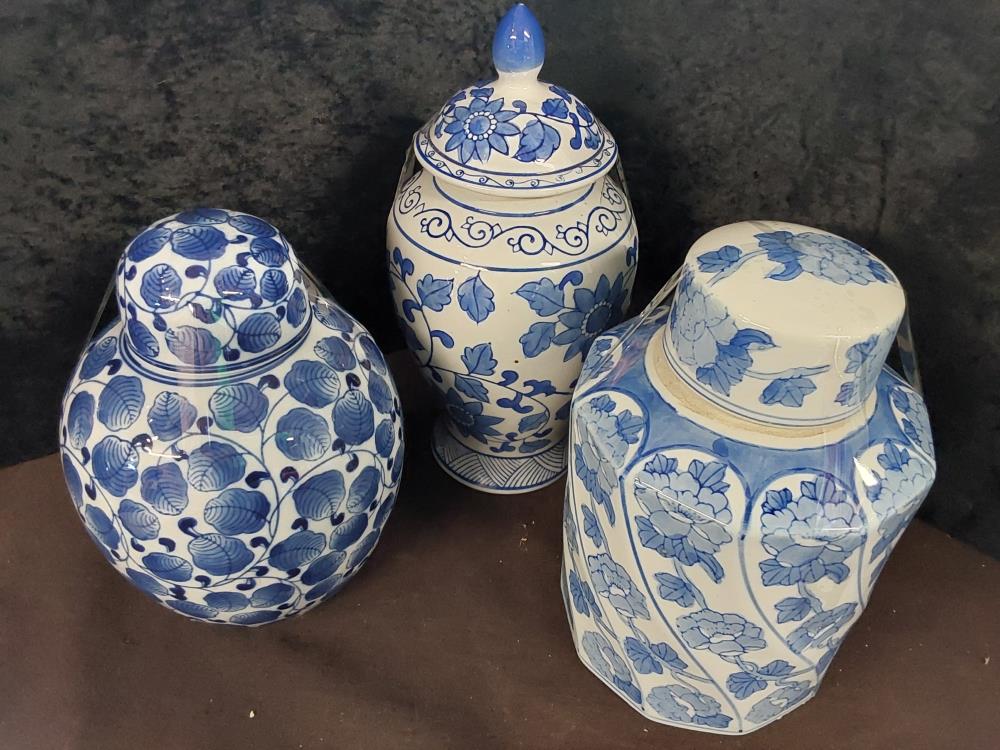 POTICHE PORCELAINE - DECOR BLEU