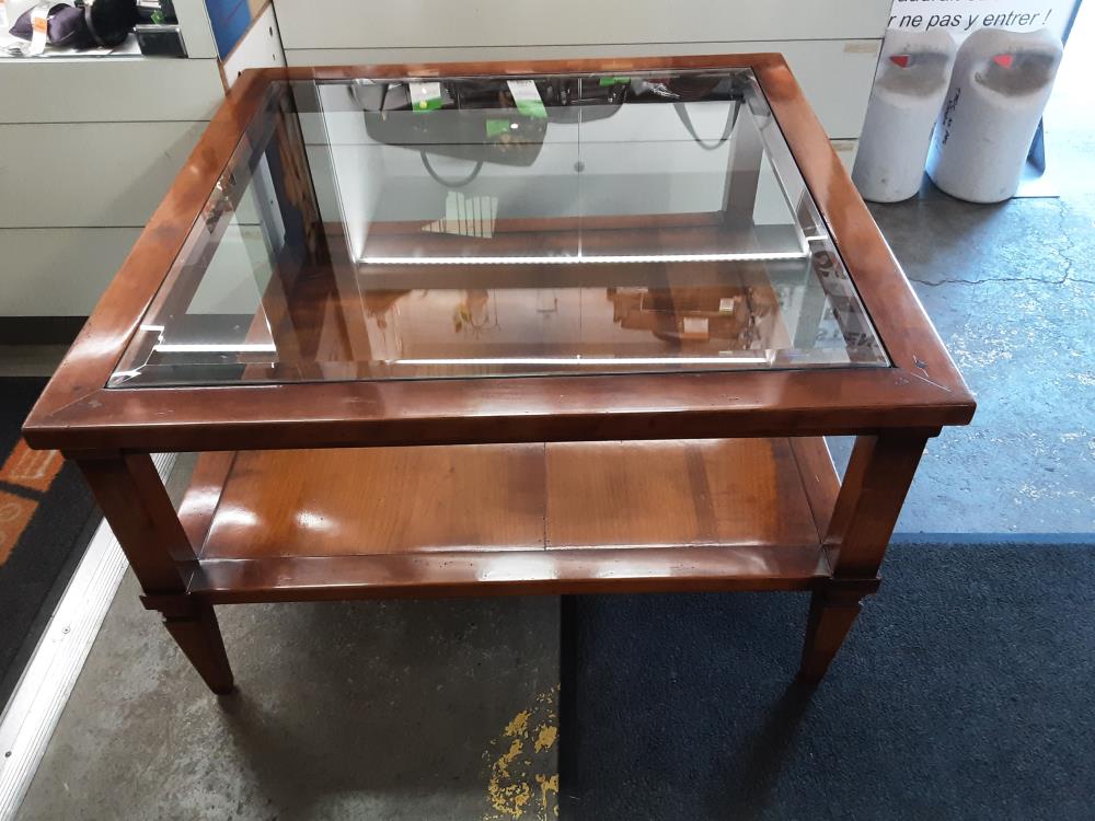 TABLE BASSE CHEVILLEE MERISIER PLATEAU VERRE BISEAUTE NON FIXE