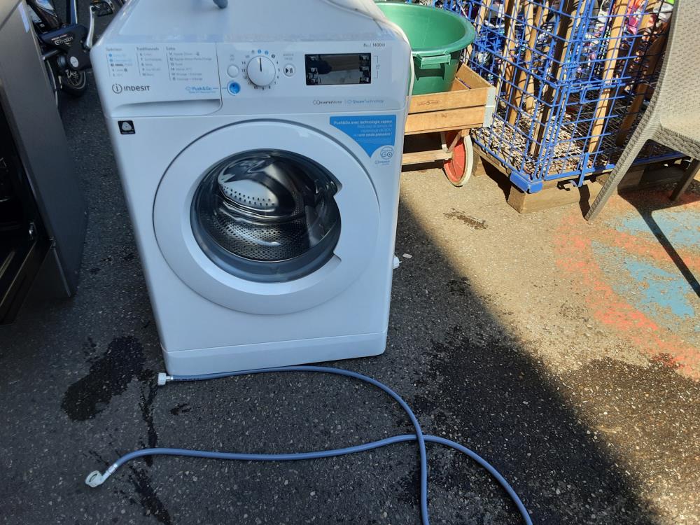 MACHINE A LAVER A HUBLOT INDESIT 8KG 1400T DEPART DIFFERE