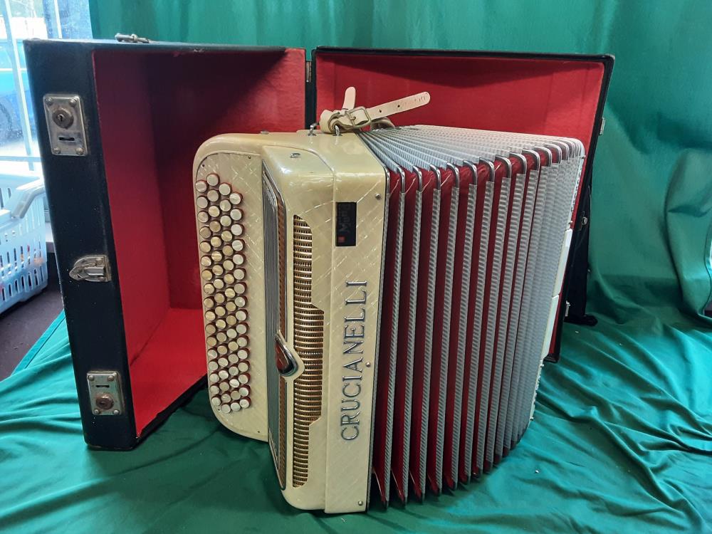 ACCORDEON CRUCIANELLI BEIGE