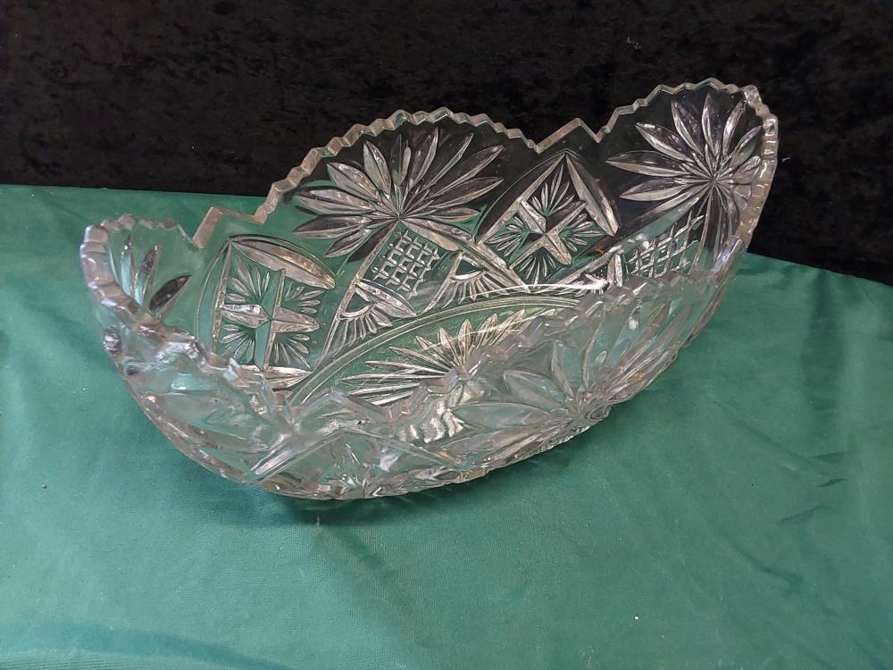 COUPE A FRUITS OVALE EN CRISTAL