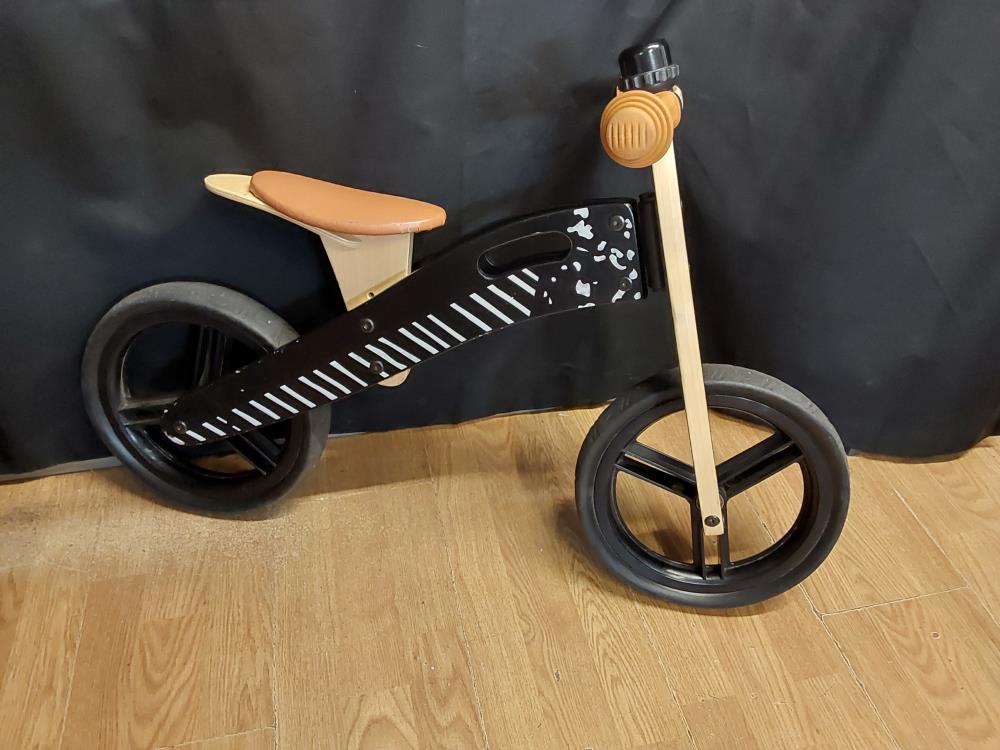 DRAISIENNE NOIRE ET BOIS