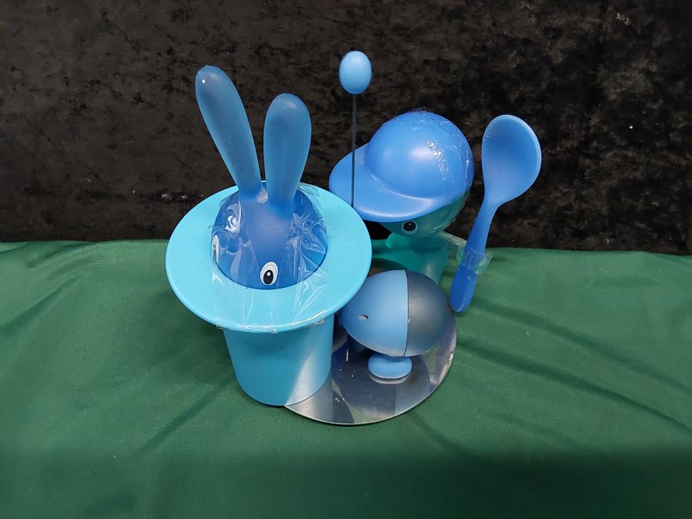 ENSEMBLE SEL POIVRE ET MOUTARDE ET COQUETIER ALESSI