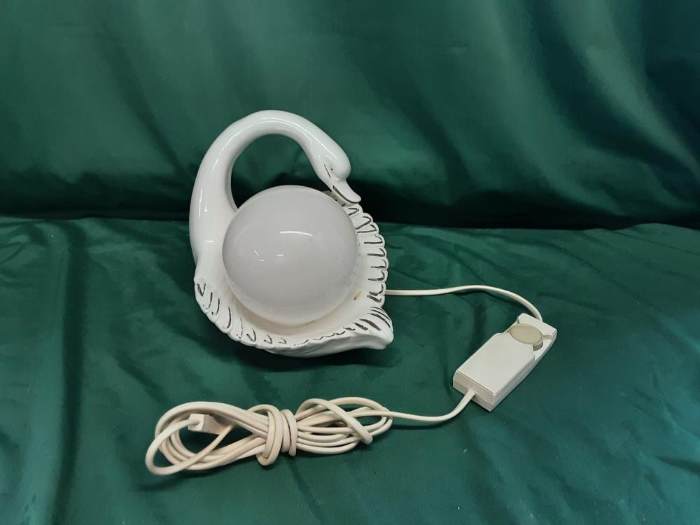 LAMPE GLOBE CYGNE DECO - BLANCHE