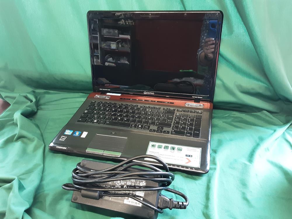 ORDINATEUR PORTABLE TOSHIBA QOSMIO X770 INTEL CORE 7 500GO STOCKAGE