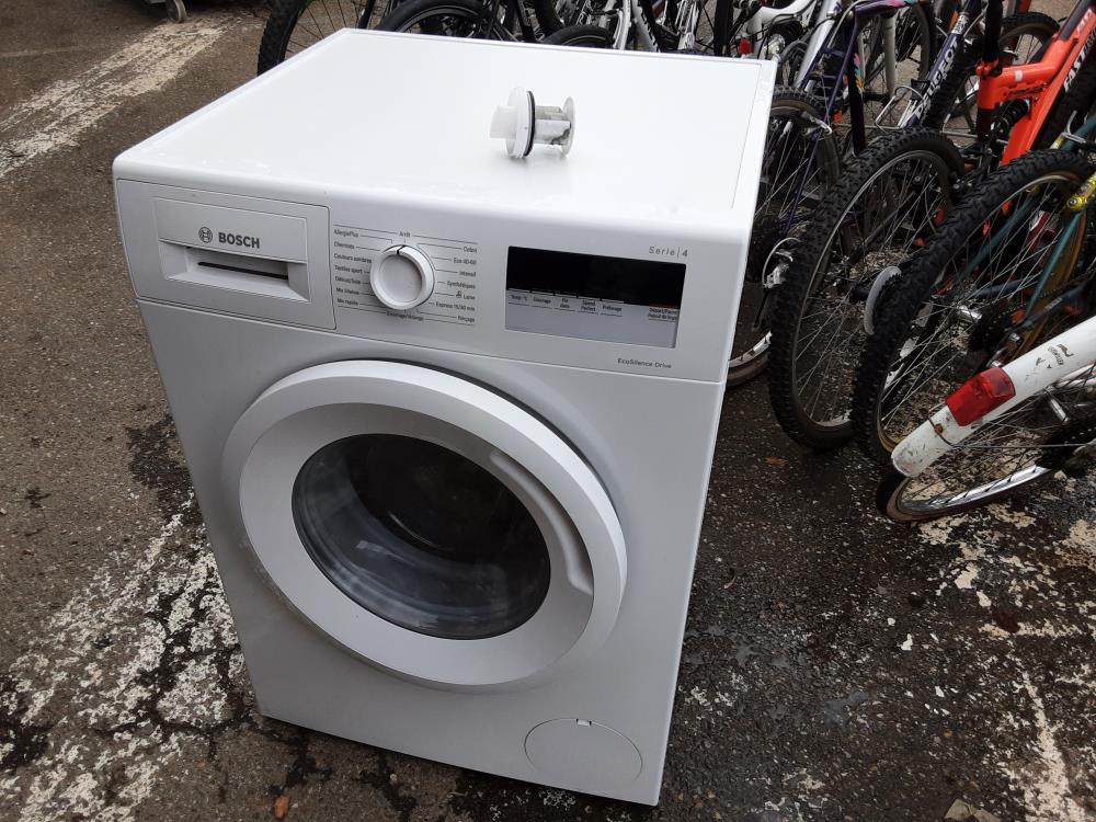 MACHINE A LAVER LE LINGE BOSCH A HUBLOT 