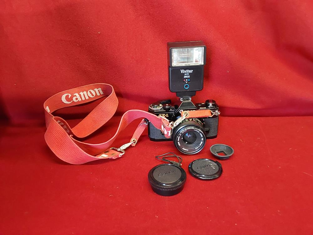 APPAREIL PHOTO CANON AE-1 AVEC FLASH