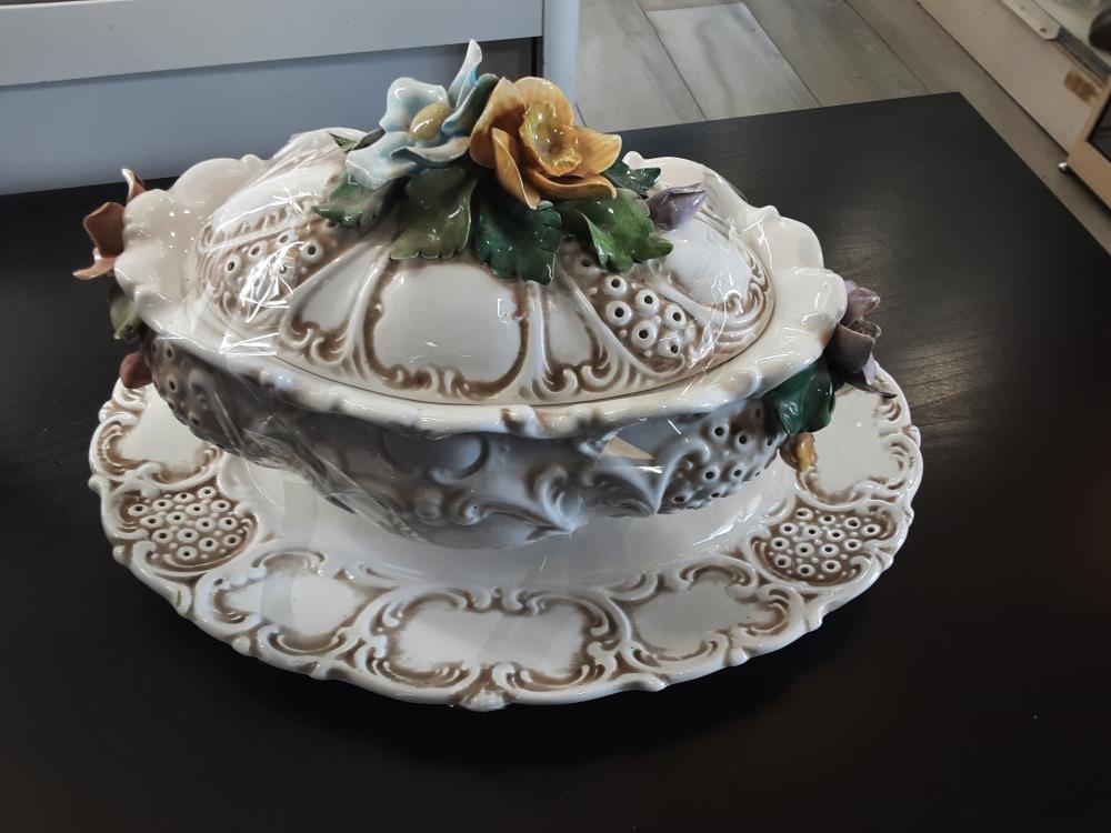SOUPIERE PORCELAINE DECOR ITALIEN