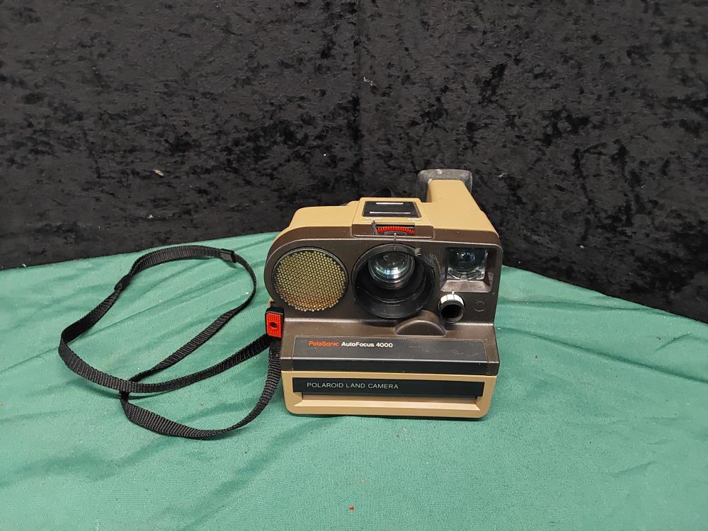POLAROID LAND CAMERA SUPERCOLOR 1000