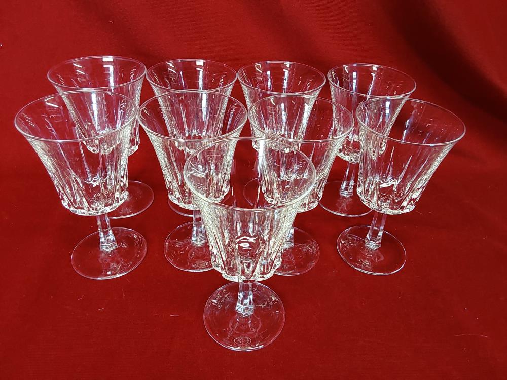 LOT DE 9 VERRES A PIED