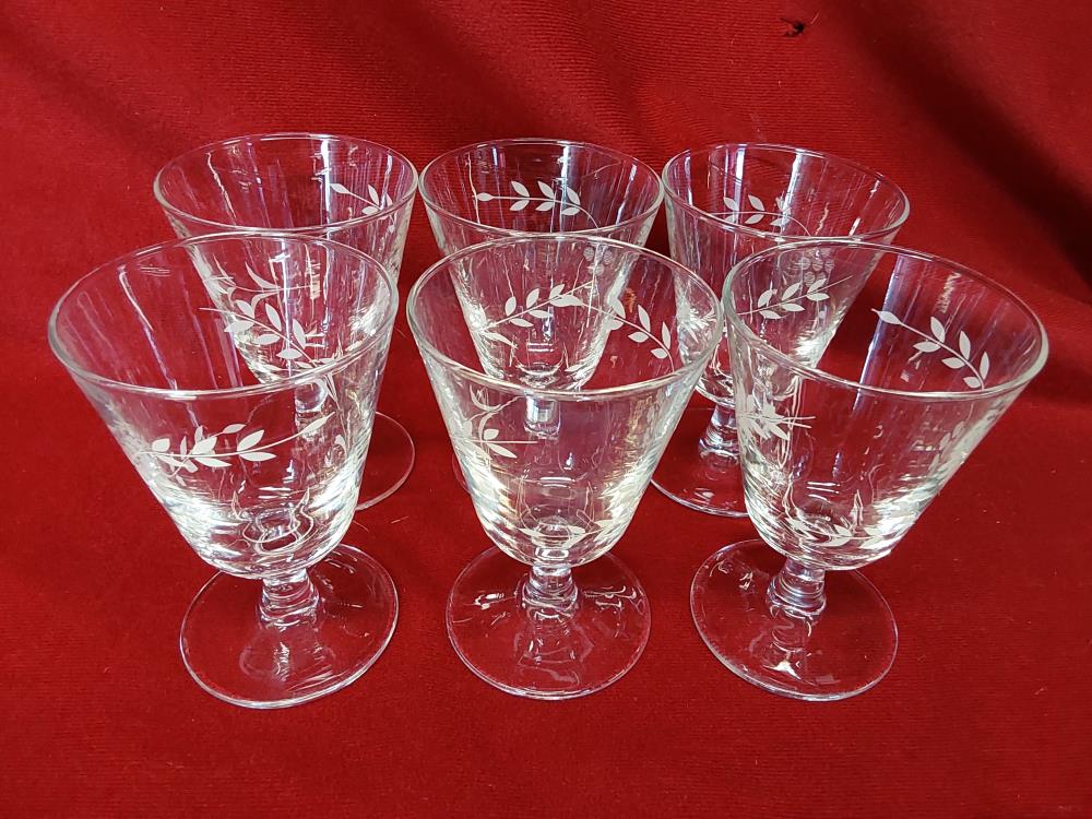 LOT DE 6 VERRES CISELÉS