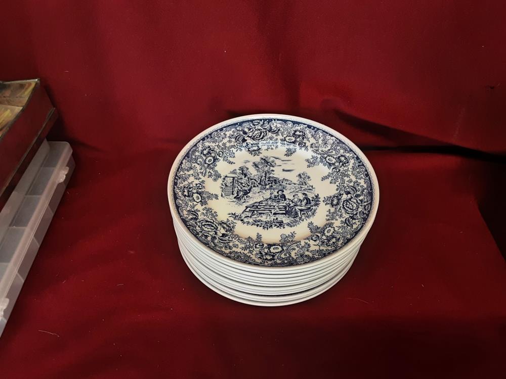 LE DE 12 ASSIETTES PORCELAINE DECOR BLEU 