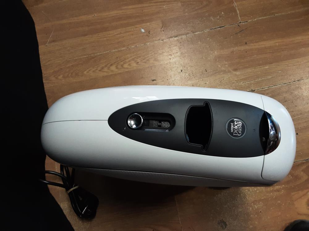 MACHINE EXPRESSO  NESCAFE DOLCE GUSTO