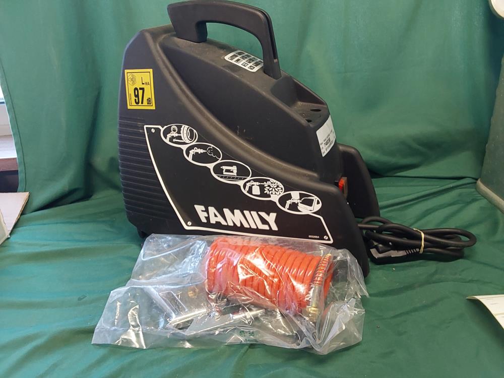 COMPRESSEUR FAMILY AVEC ACCESSOIRES 