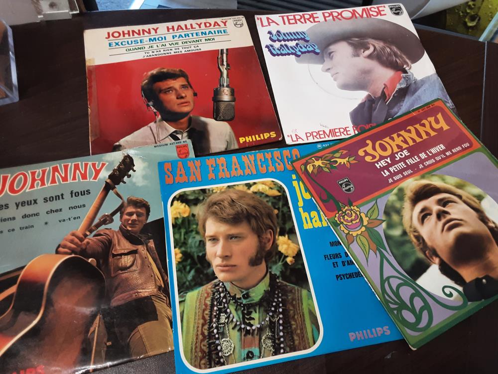 DISQUE VYNIL 45T JOHNNY HALLYDAY