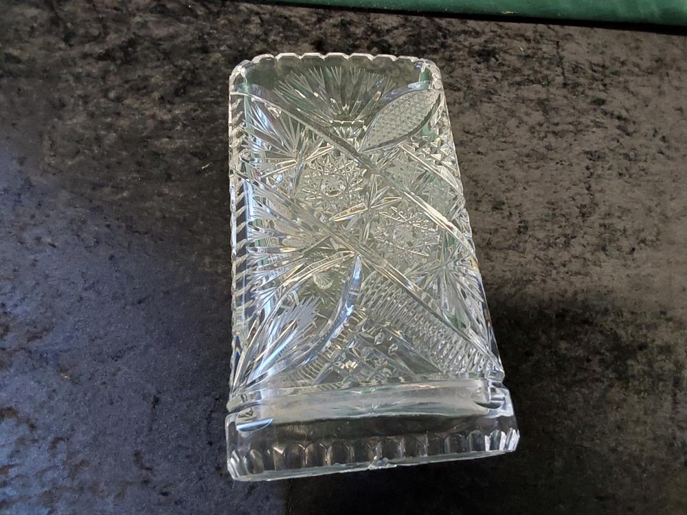 VASE RECTANGULAIRE HAUT CRISTAL TAILLE